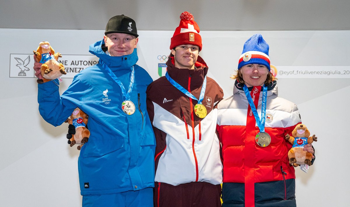 Stefan Sorokin (vasakul) medalitseremoonial
