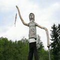 KOMBEKAS FOTOGALERII | Avinurme Kalevipoeg on pääsenud alastusest