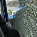 ВИДЕО : В Кохтла-Ярве пуля разбила стекло автобуса — кадры изнутри