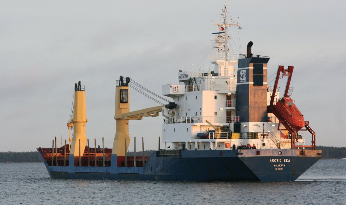 SALADUSTE LAEV: Ametlikult vedas Arctic Sea puitu, kuulujuttude järgi aga hoopis rakette.