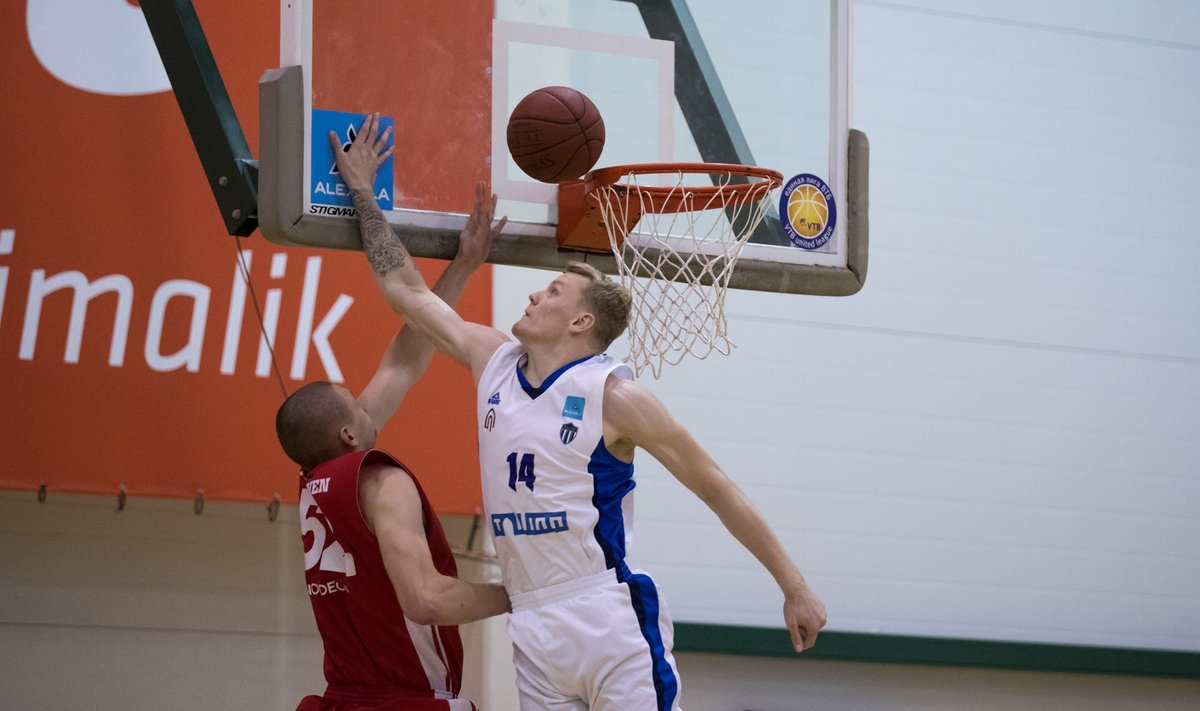 Martin Jurtom (nr 14).