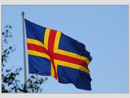Ahvenamaal lehvivad lipud pea alati – tuulepuudust pole.
