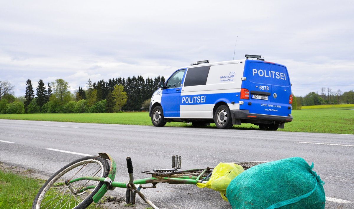Jalgrattur sai autolt löögi (foto on illustratiivne).