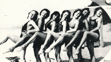 Налог на купальные кабинки и "женское время": как в двадцатом веке был устроен пляжный отдых в Усть-Нарве?