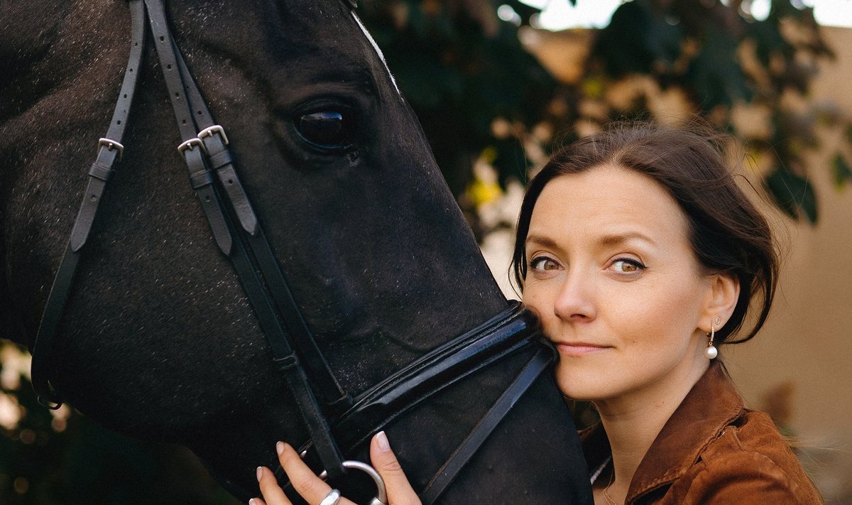 Maria Efimova oma armsa hobusega.