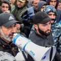 Armeenia peaminister põgenes kõnelustelt protestide liidritega