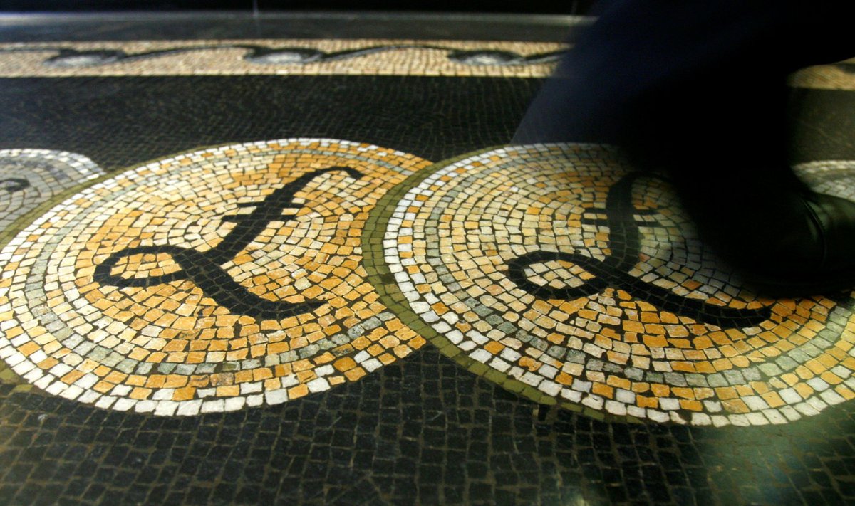 Briti naela sümbol Briti keskpanga põrandal