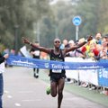 ФОТО | Участники Таллиннского марафона пробежали 42 км. Первым стал кениец Ибрагим Мукунга