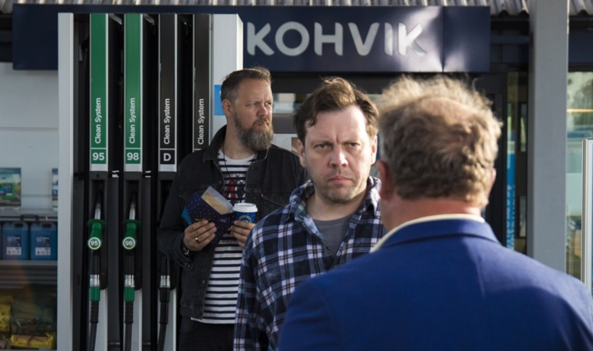 Igatahes peategelasi kehastavad Henry Kõrvits, Mait Malmsten ja Ago Anderson on nii-öelda omas elemendis.