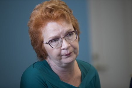 Yana Toomi pressikonverents Keskraamatukogus