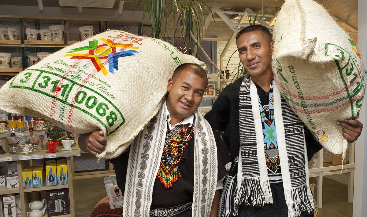 "Kohv – see on meie kingitus maailmale," ütlevad Inga Aponte indiaanlased Gentil Muñoz Chindoy ja Fernando Adarme.