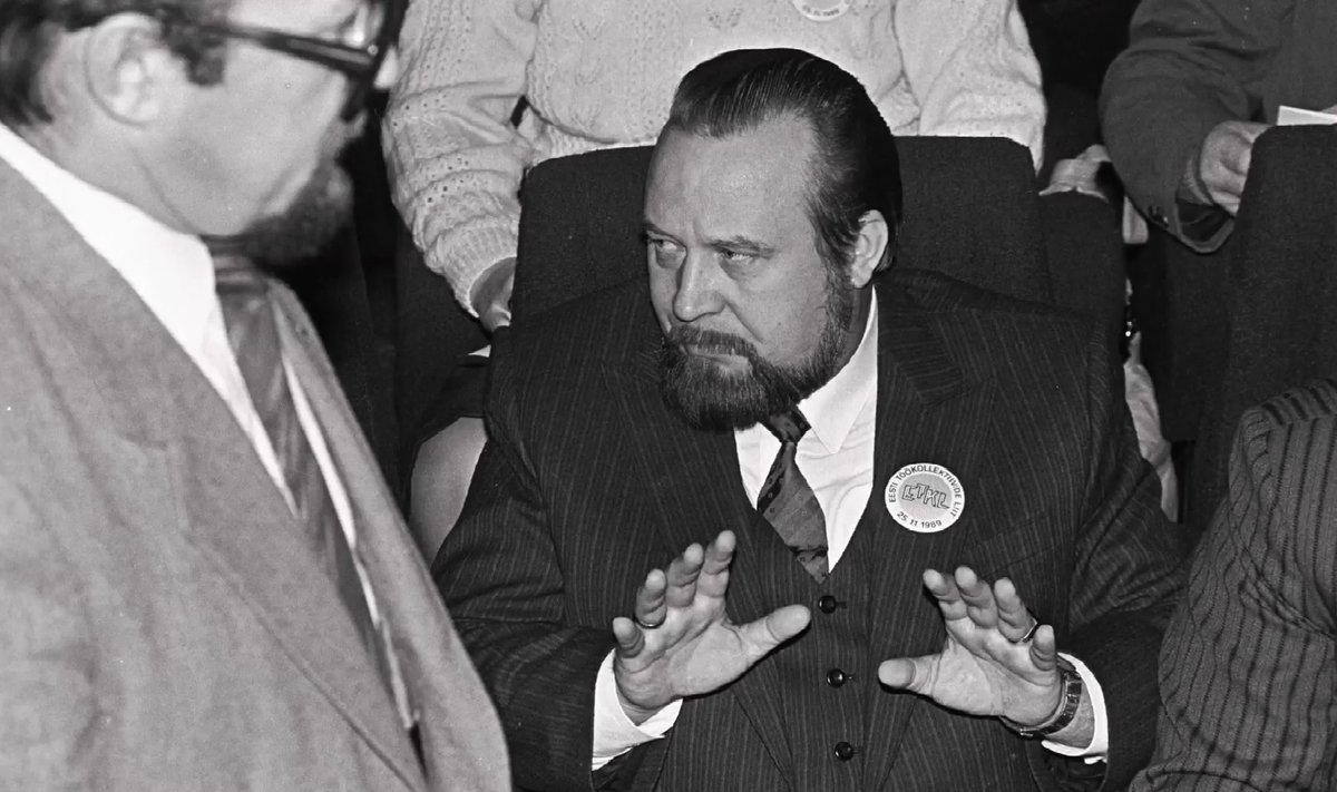 1989. aasta 25. novembril toetas töökollektiivide liit Eesti kongressi valimisi.