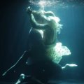 VAATA | Lenna lugu "Kolm korda" sai endale lummava video, mis filmiti vee all: raske oli jääda rahulikuks ja mitte minna paanikasse õhu puudusest