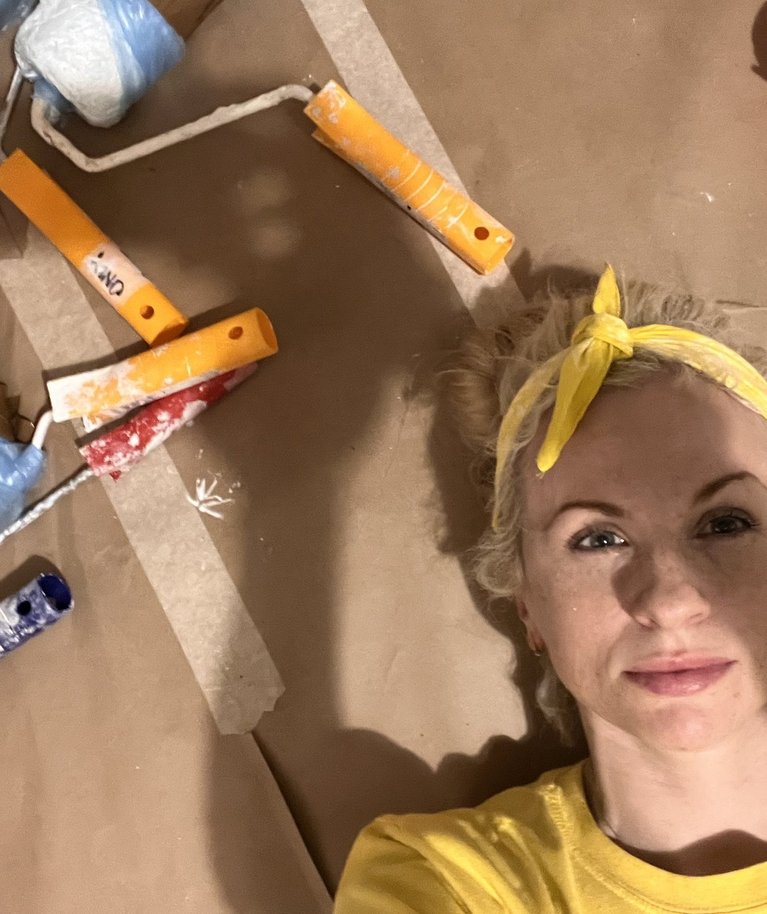 Elina Pähklimägi tegeleb praegu mitme pagulastele mõeldud korteri remondiga.