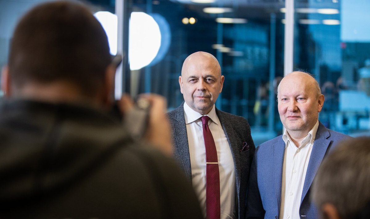 Raidla Ellexi advokaadibüroo tehingute valdkonna partner Sven Papp (vasakul) nõustab tehingu tegijaid. AS-i Maag Grupp nõukogu liikme Erik Haavamäe sõnul annab tehing Maagile võimaluse kindlustada oma positsioone piirkondliku toiduainete kontsernina.