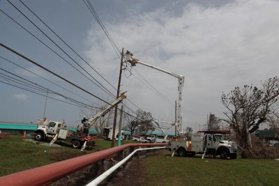 Elektrikud San Juanis remonttöid tegemas.