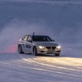 Jäine kihutamine: Goodyear Dunlop testib autode talverehve põhjapöörijoone kandis