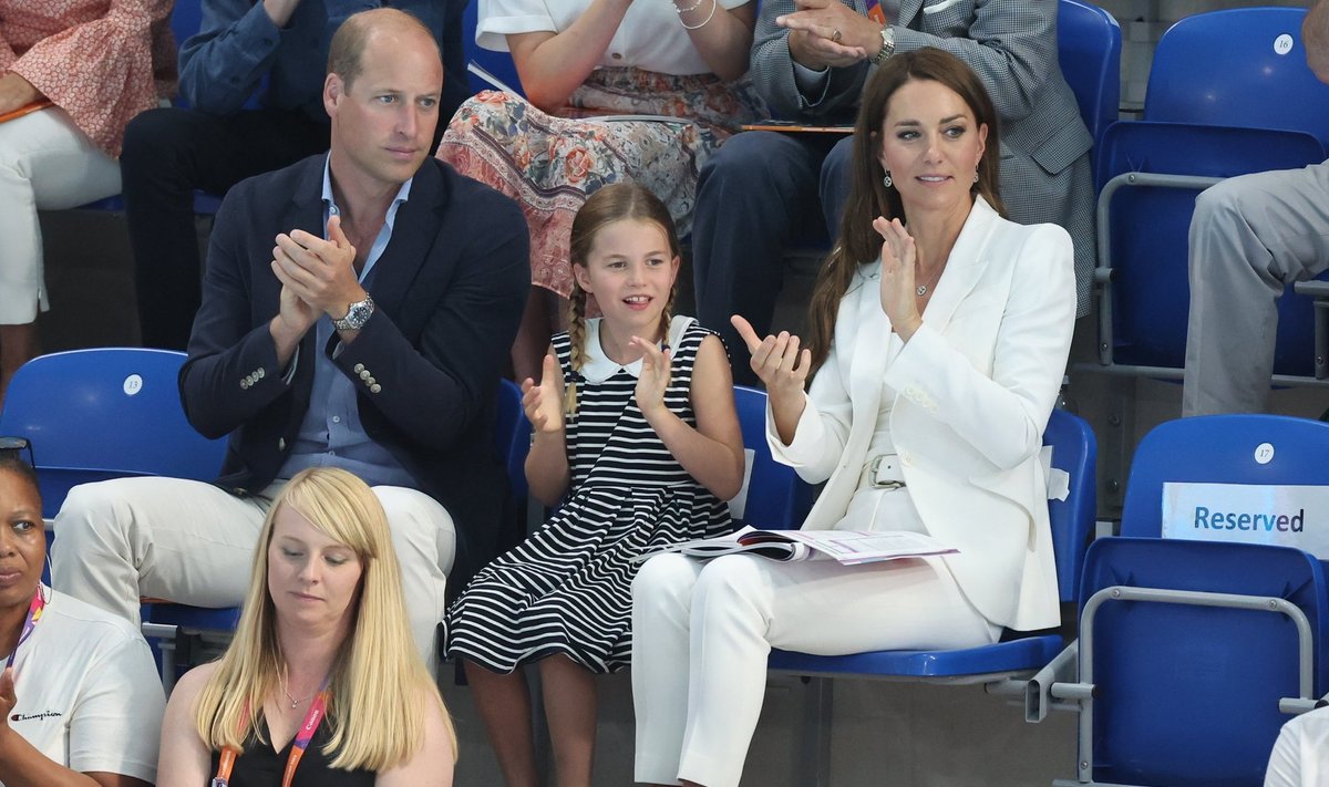 Prints William tütre Charlotte ja abikaasa Kate'iga Briti Rahvaste Ühenduse mängudel.