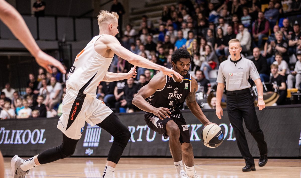 Braxton Huggins (palliga) viskas otsustavas mängus 26 punkti.