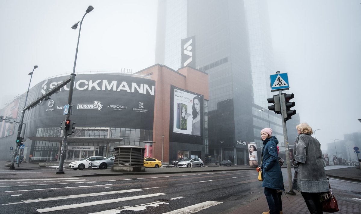 Stockmanni kaubamaja udusel hommikul