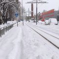 TLT: tihe lumesadu on muutnud pealinna liiklusolud keeruliseks, ühissõidukid võivad hilineda