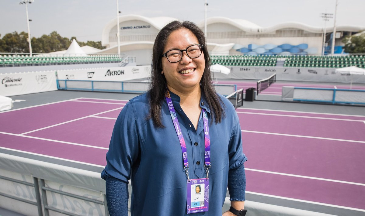 Tenniseajakirjanik Courtney Nguyen WTA aastalõputurniiri treeninguväljakutel