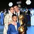 Isa jälgedes: Cristiano Ronaldo poeg liitus Manchester Unitediga