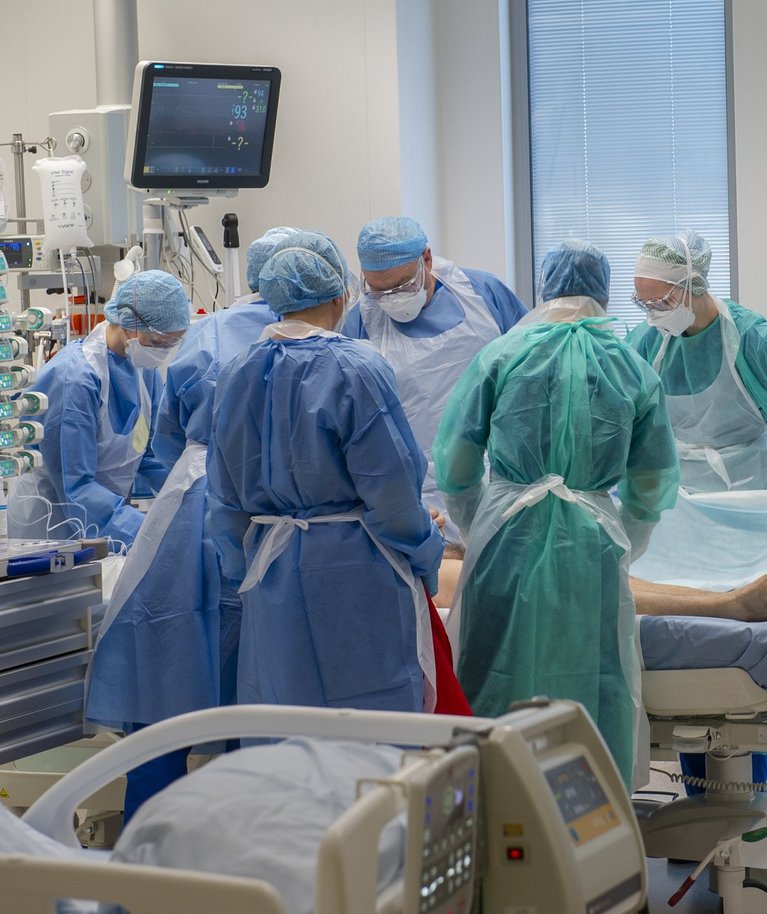 Arste on puudu. Raha soovijate arstikutse taastamiseks on olemas, kuid toetuse andmise tingimuste väljatöötamine on võtnud planeeritust märksa kauem aega.