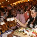 FOTOD | Karjääri lõpetanud Usain Bolt lasi koos kauni kaasaga Oktoberfestil õllel voolata
