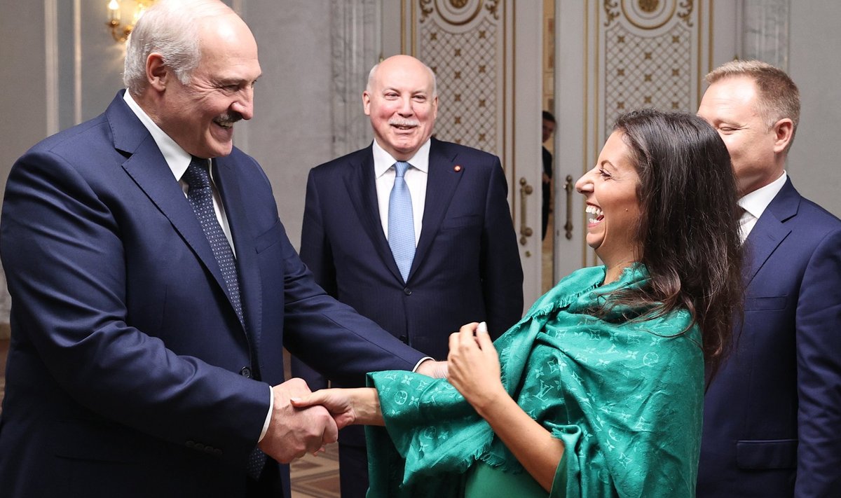 Lukašenka lubas RT juhi Margarita Simonjaniga kohtudes, et suhetes keeratakse uus lehekülg.
