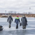 Выходить не лед приграничных водоемов еще опасно