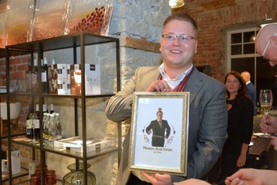 Monoro sai alguse  aastal 2020, mil  T.R.R Itaalia konsultatsioonid jagunes ning loodud sai uus ettevõte, mille põhieesmärk on aidata eestlasi  kõik võimalike probleemide lahendamise ja nõustamisega, mis tekivad Itaalias reisil olles, seoses kinnisvara haldamise või ostu-müügi tehingutega