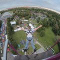 VIDEO | Tahad teada, kuidas on 75-meetri kõrguselt alla hüpata? VAATA, kuidas kõrgust kartev suvereporter Õllesummeril lendab