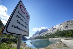 Itaalia Alpides püsib varinguoht, laviini alla jäänud inimeste otsimine pandi pausile