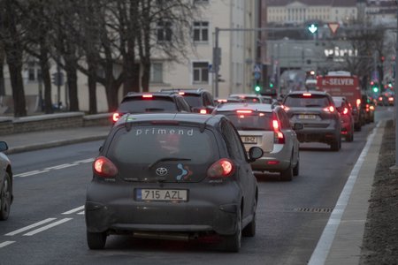 Hommikune liiklus Gonsiori tänaval