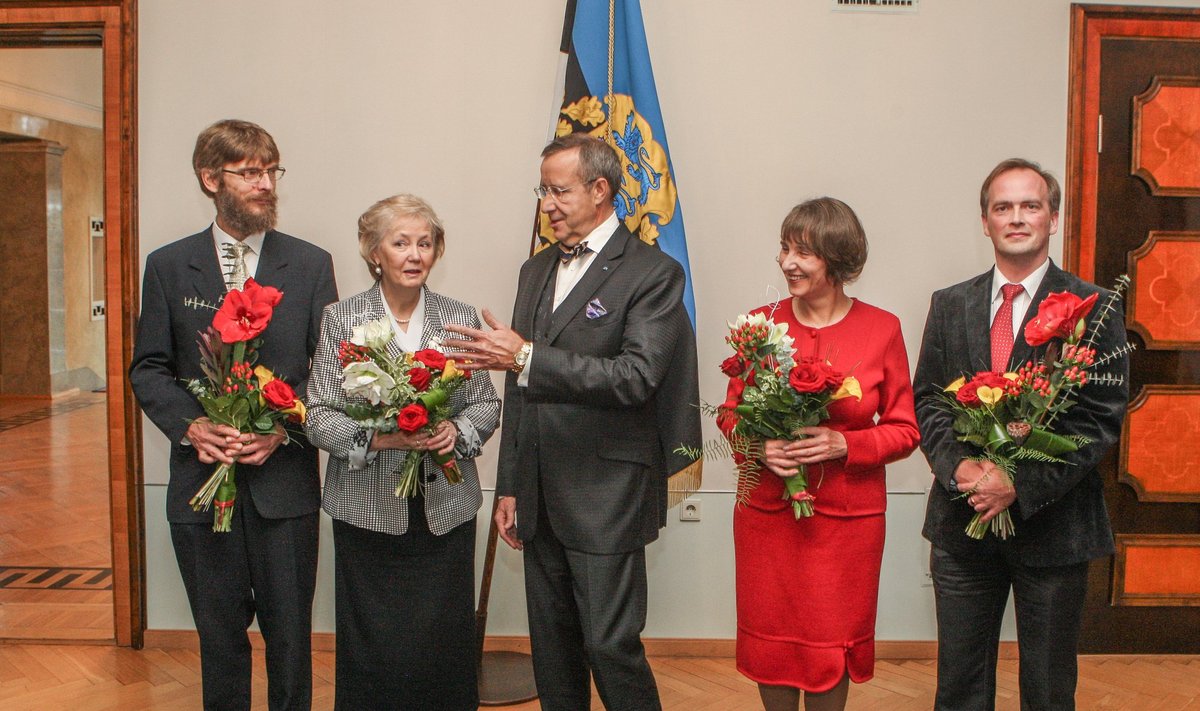 Hariduspreemia laureaadid koos presidendiga.