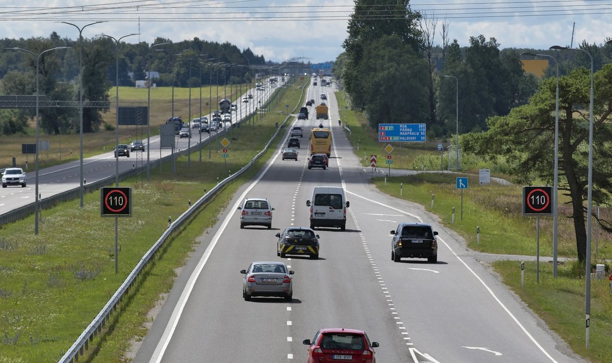 Liiklus, autod, Pärnu maantee