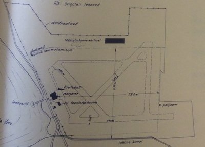 Ülemiste lennujaam avati 1936. aastal, järves on ka vesilennukite sild.