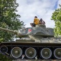 ПОДКАСТ | У нарвского танка фотографируются молодожены, он давно потерял воинственность 
