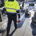 FOTOD | Kaitseministeerium eemaldab Vene tanki juurde viidud lilled