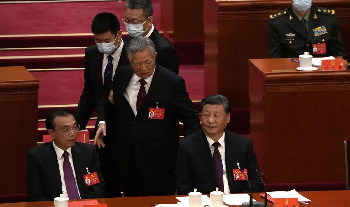 Hiina ekspresident Xu Jintao ei lahkunud kongressilt vaikides.