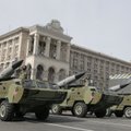 ФОТО: Киев отметил День независимости парадом, Порошенко пообещал армии денег