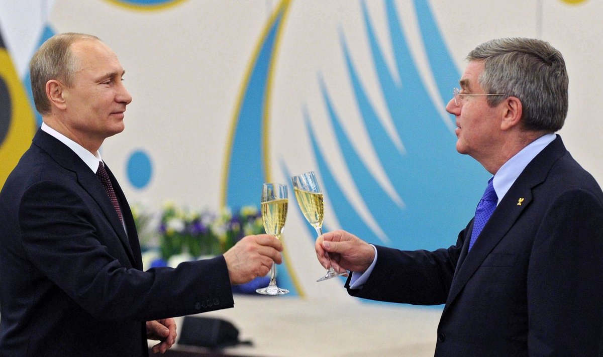 Vladimir Putin ja ROK-i president Thomas Bach kõlistasid 2014. aasta Sotši olümpia päevil klaase.