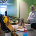 ФОТО и ВИДЕО DELFI: В суповую кухню "Армии спасения" приходит до 200 человек в день