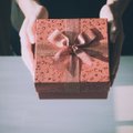 Секонд-хэнд в подарок — уместно или нет? 6 вещей, которые можно подарить во второй раз
