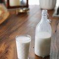 Правда ли, что магазинное молоко делают из порошка и разбавляют водой? Ученый из Эстонии развеивает мифы