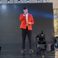 VIDEO | Stefan pidi esinemise ajal võitlema tehniliste probleemidega ja tõmbas lavale ühe õhtujuhi