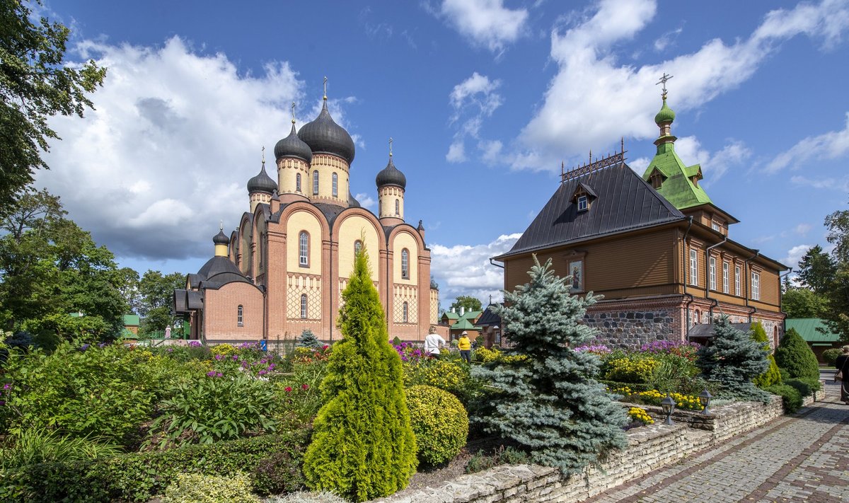 Maakodu, Kuremäe klooster, kloostri aed