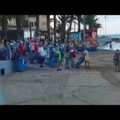 ВИДЕО | Битва на пляже Торревьехи: как отдыхающие с самого утра "захватывают" лучшие места под солнцем