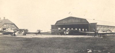 Aeronaudi angaar Lasnamäel. https://www.ronaldv.nl/abandoned/airfields/EN/harju.html